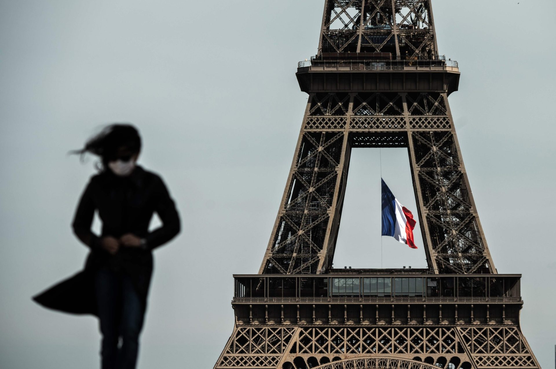 Morreram mais 29 pessoas nas últimas 24 horas em França devido à covid-19