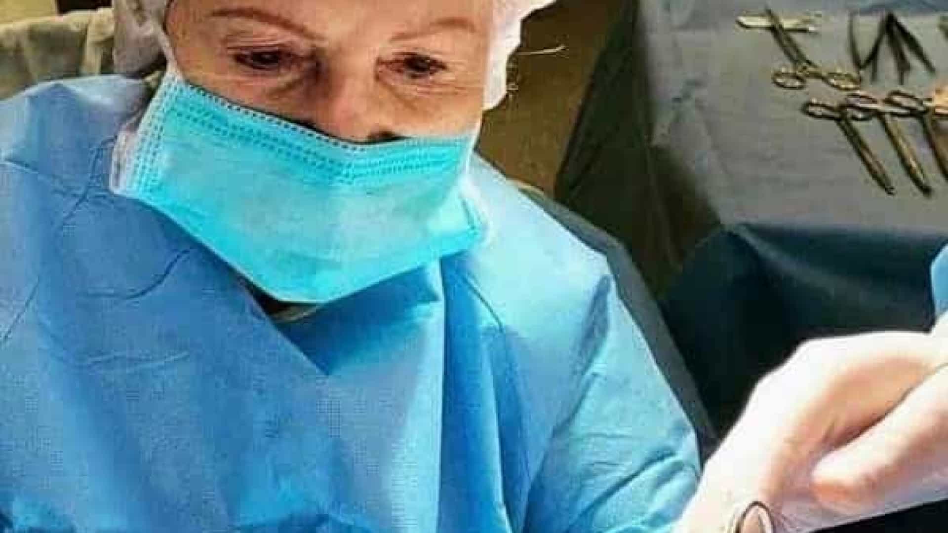 Médica de 88 anos regressa ao trabalho depois de 50 dias internada nos Cuidados Intensivos devido à covid-19