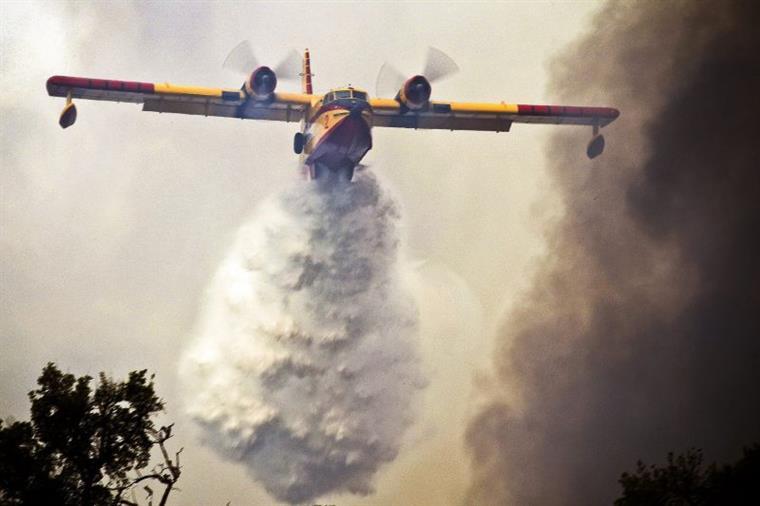 Governo anuncia que Dispositivo de Combate a Incêndios tem os 60 meios aéreos previstos disponíveis