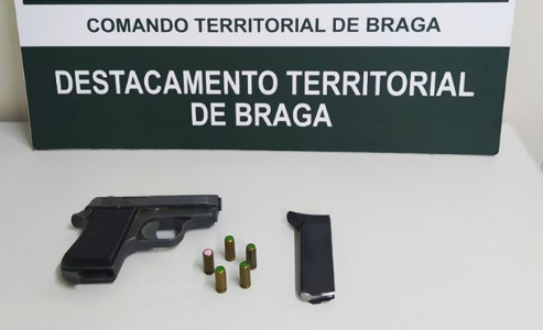 GNR apreende arma de fogo acessível a menores em Braga