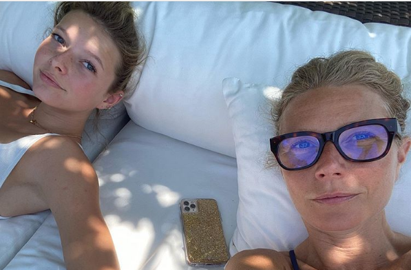 Gwyneth Paltrow partilha fotografia ao lado da filha e surpreende fãs: “Parecem irmãs gémeas”