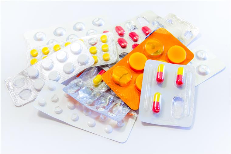 Apreendidas 550 caixas de medicamento antigripal proibido em Portugal