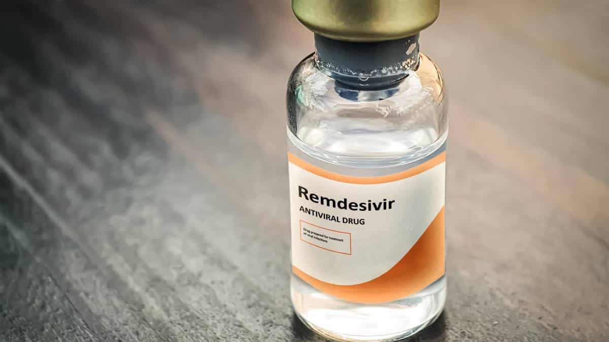 União Europeia dá autorização ao primeiro medicamento para tratar covid-19