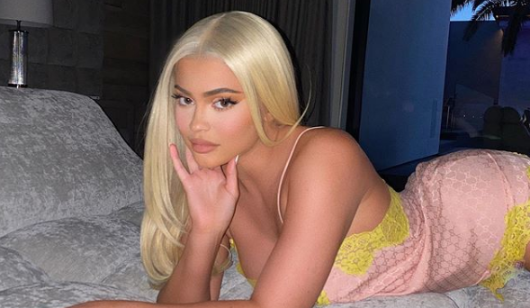 Kylie Jenner deixa de ser a celebridade mais bem paga do Instagram