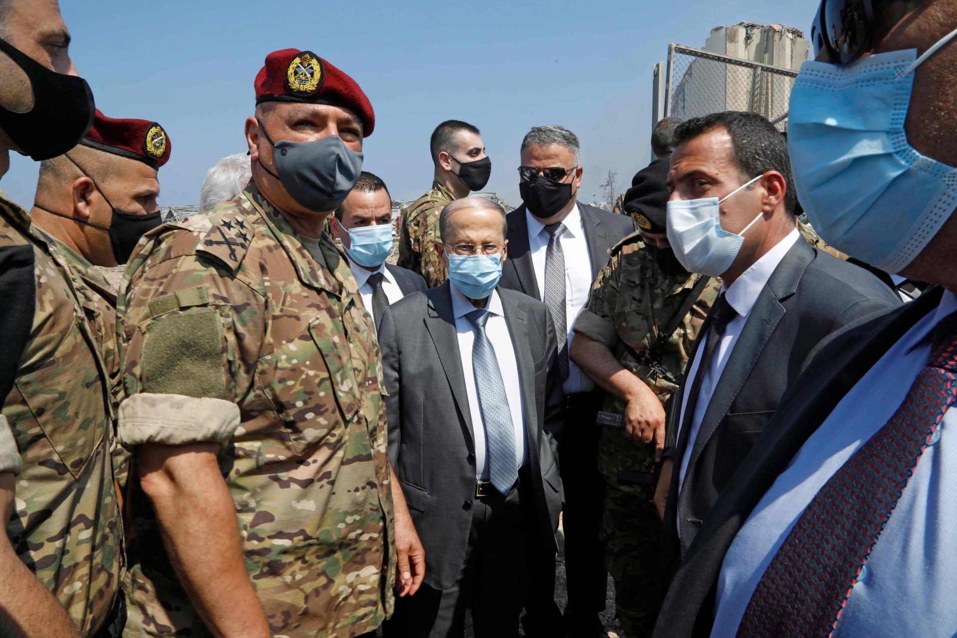 Presidente do Líbano soube da existência de &#8220;grandes quantidades&#8221; de nitrato de amónio antes das explosões em Beirute