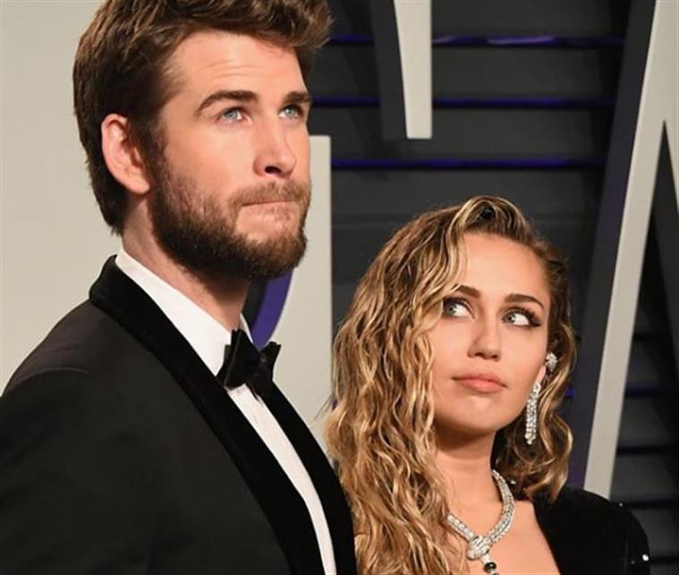 Miley Cyrus revela que perdeu virgindade com o ex-marido