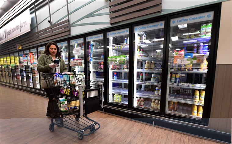 Supermercado em Leiria reabre depois de serem detetados dois casos de covid-19
