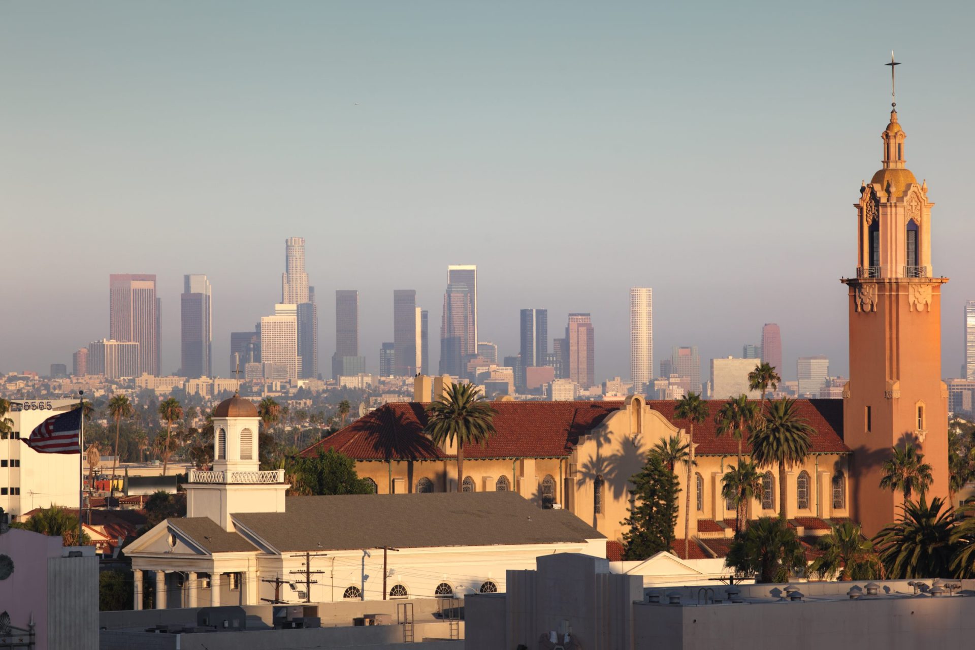 Los Angeles vai cortar água e luz a casas onde acontecem festas