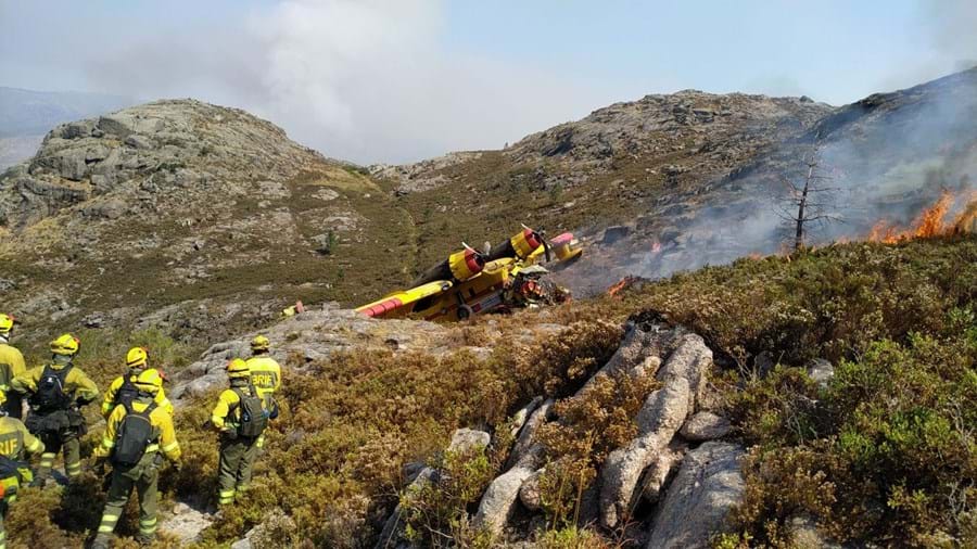 Avião de combate a incêndios português despenha-se no Gerês
