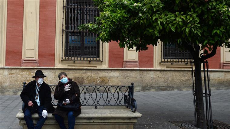 Espanha reporta mais 71 mortes e 10.764 novos casos de covid-19