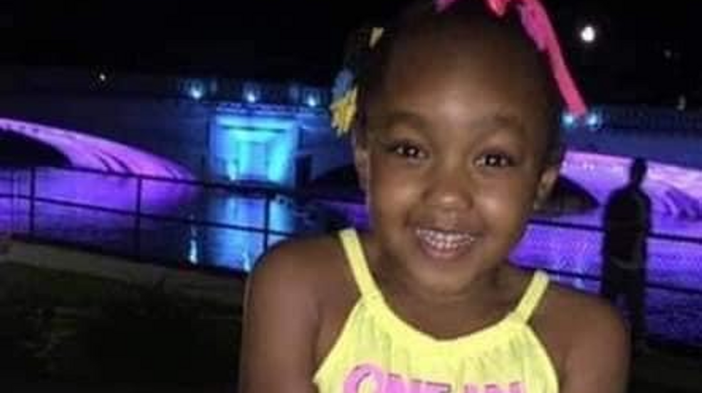 Menina de sete anos foi morta a tiro enquanto brincava em festa de aniversário com dezenas de pessoas