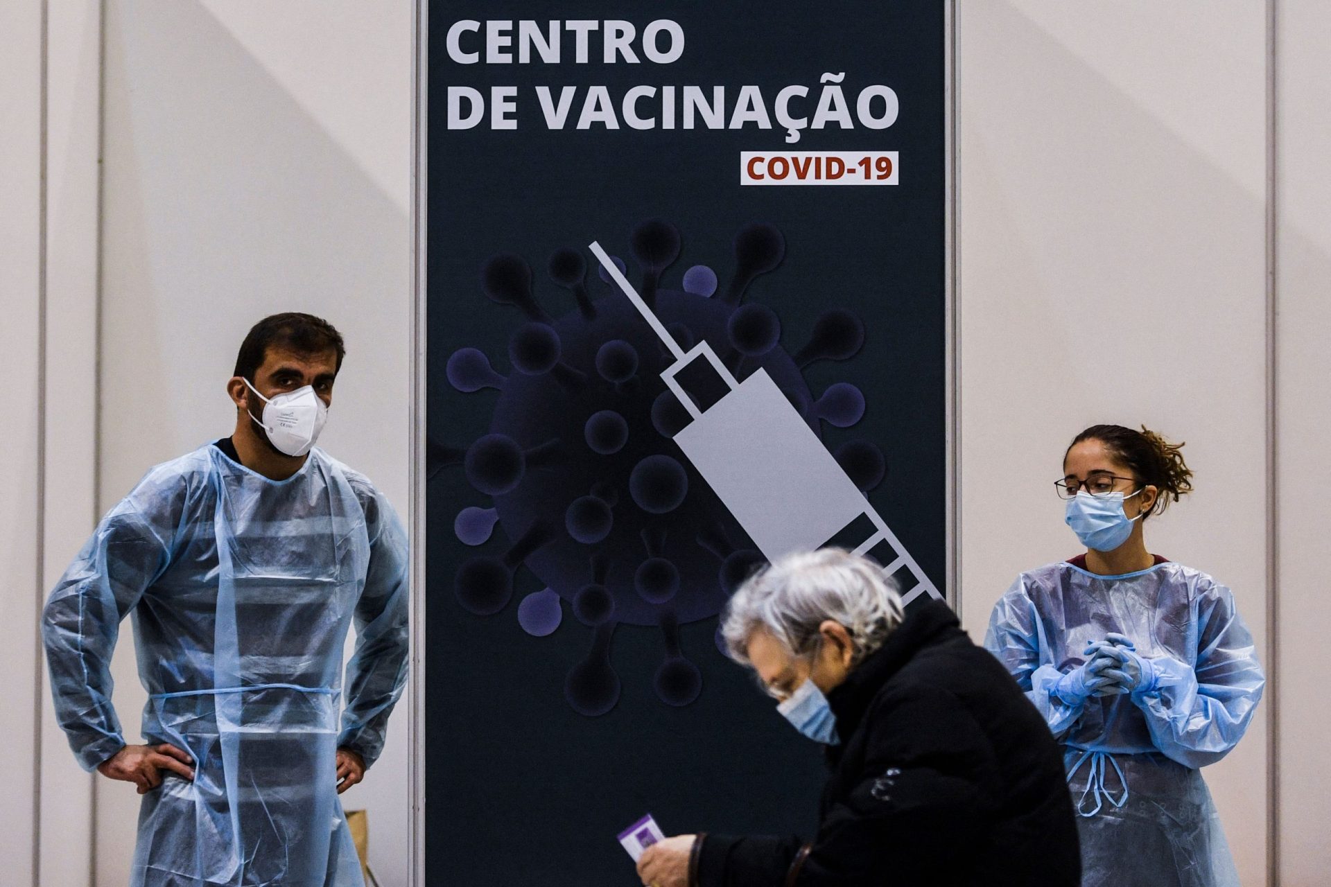População residente em Portugal com imunidade de 86,4% contra a covid-19