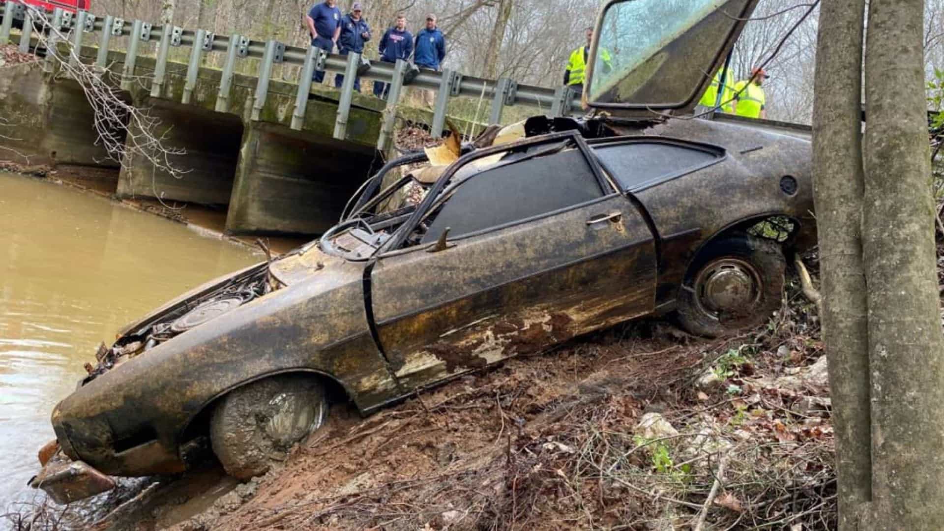 Estudante e carro desaparecidos desde 1976 encontrados em rio
