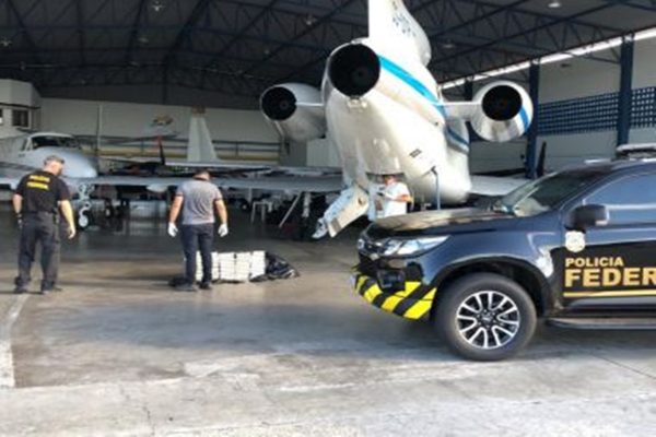 Apreendidos 500 kg de cocaína em avião que vinha do Brasil para Portugal
