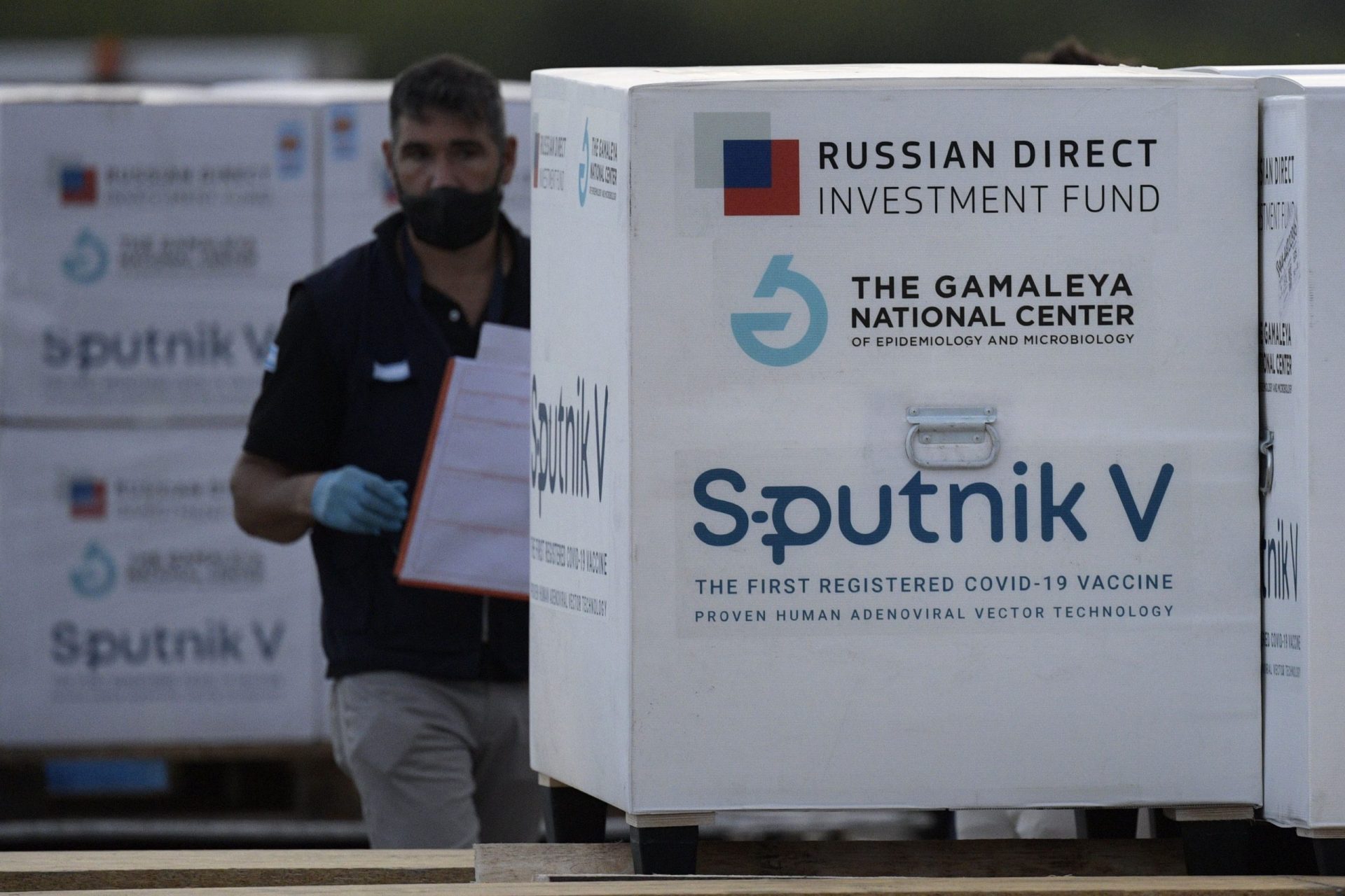 Rússia sem capacidade de resposta para procura da vacina Sputnik V