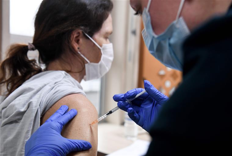 Já foram administradas mais de 837 mil vacinas contra a covid-19 em Portugal