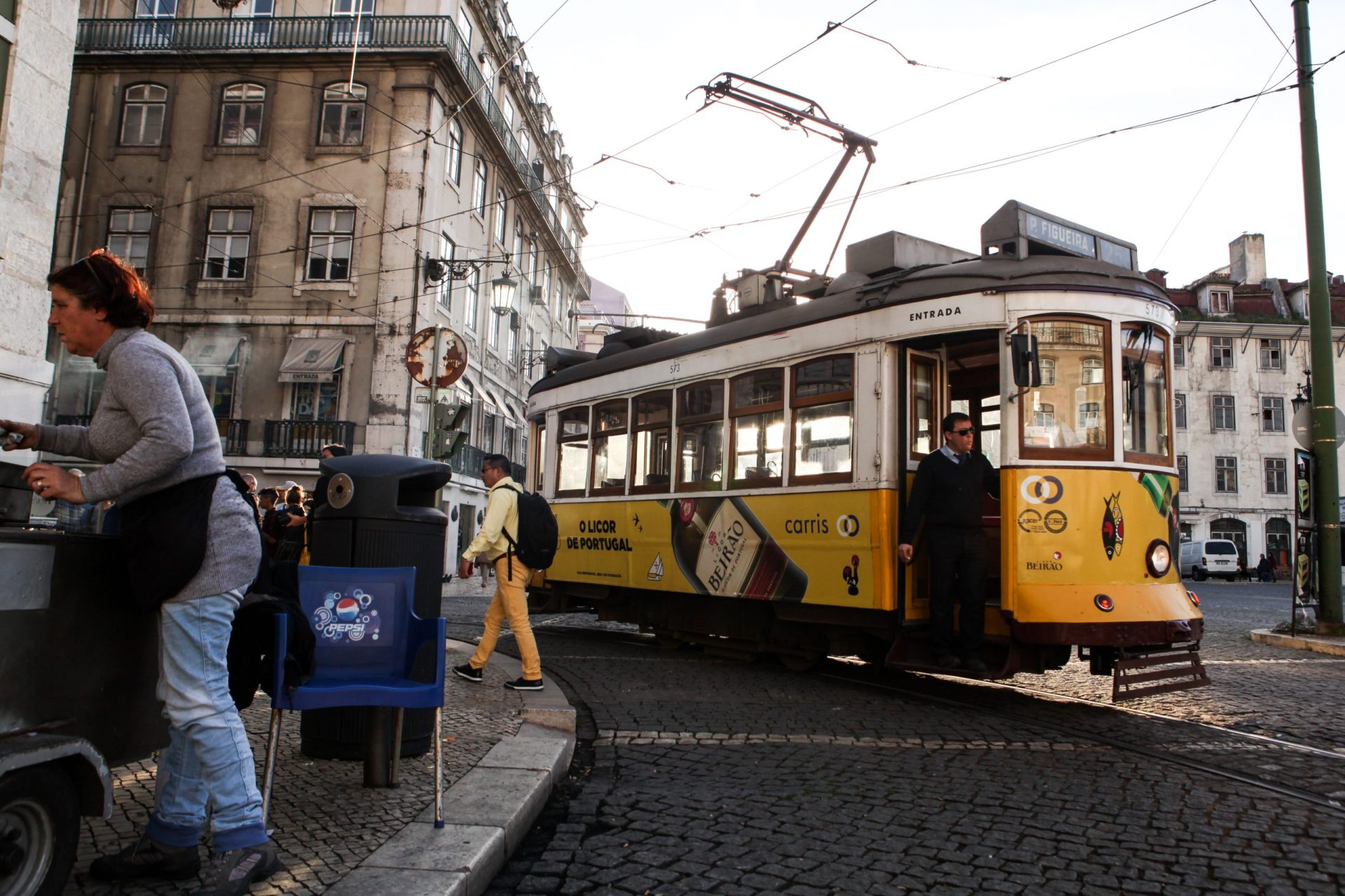 Colisão entre elétricos na Baixa de Lisboa faz seis feridos