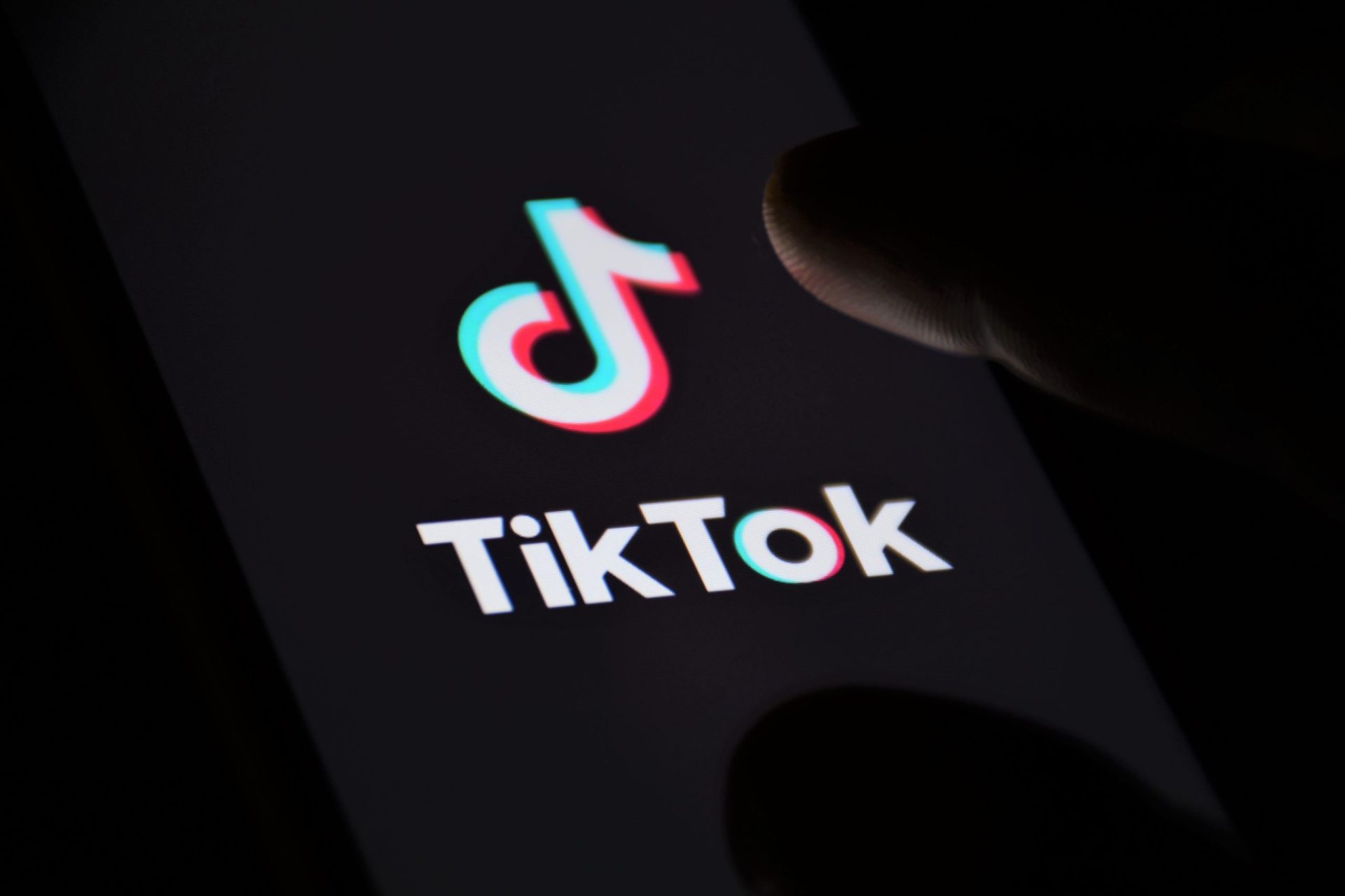 Tik Tok vai bloquear utilizadores com menos de 13 anos após morte de criança em Itália