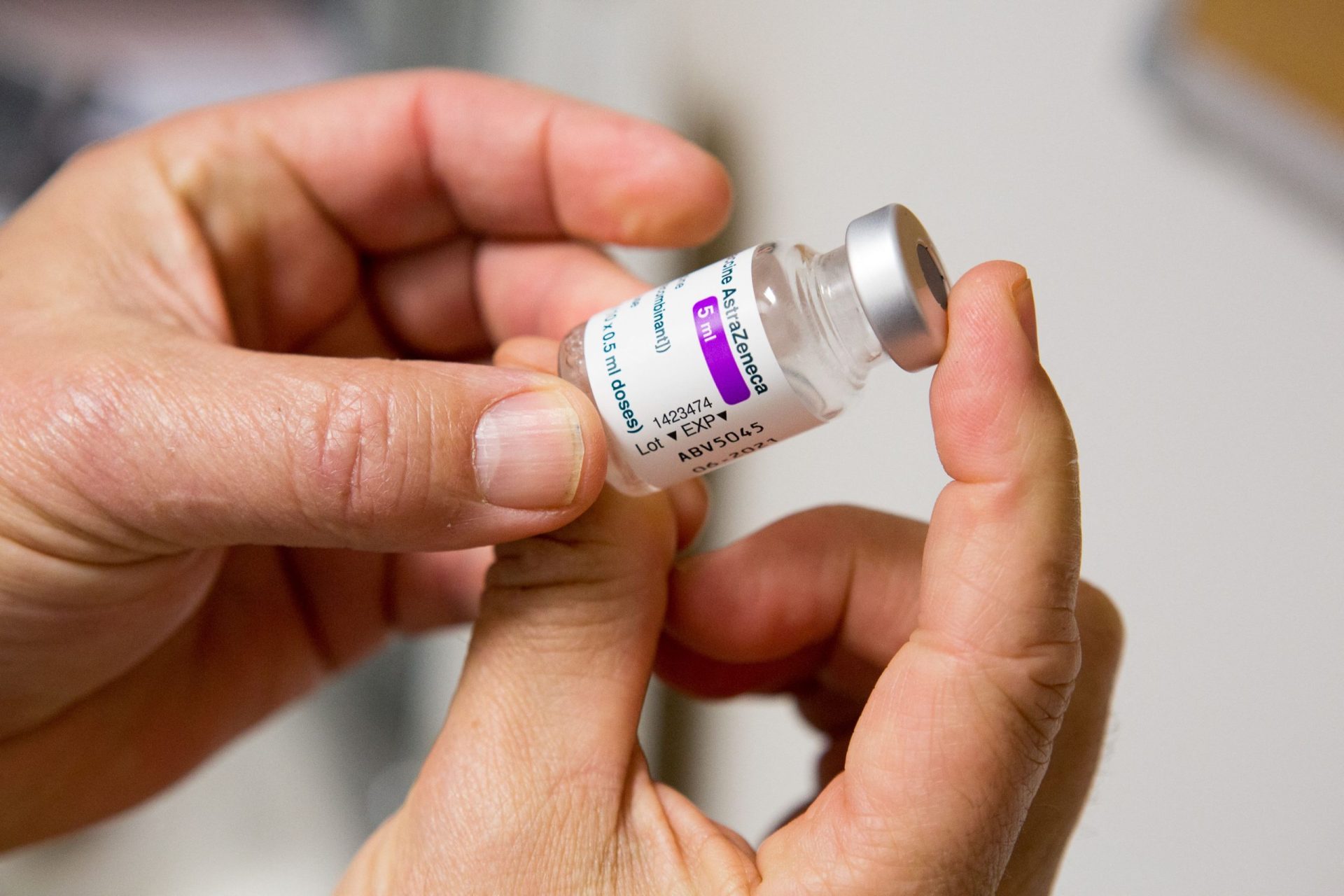 DGS autoriza vacina AstraZeneca para maiores de 65 anos