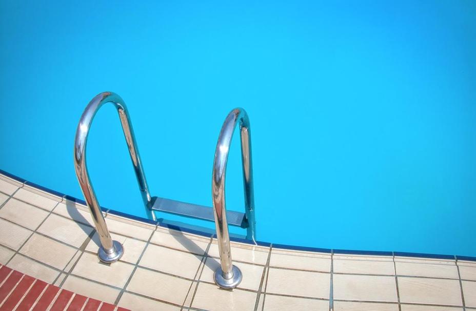 Menina britânica de dois anos morre afogada em piscina no Algarve