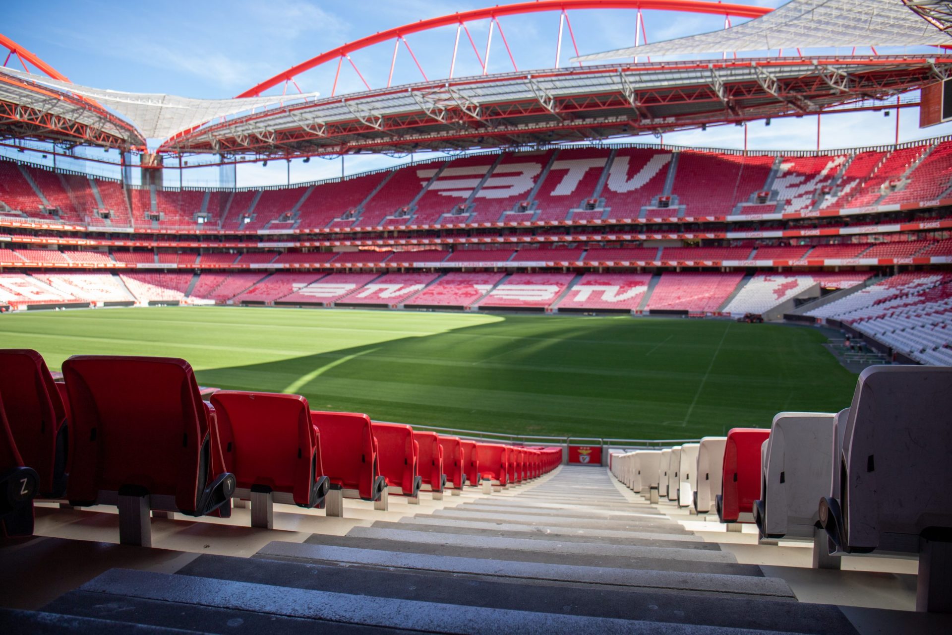 Benfica está a vender o “naming” do Estádio da Luz e do Benfica Campus