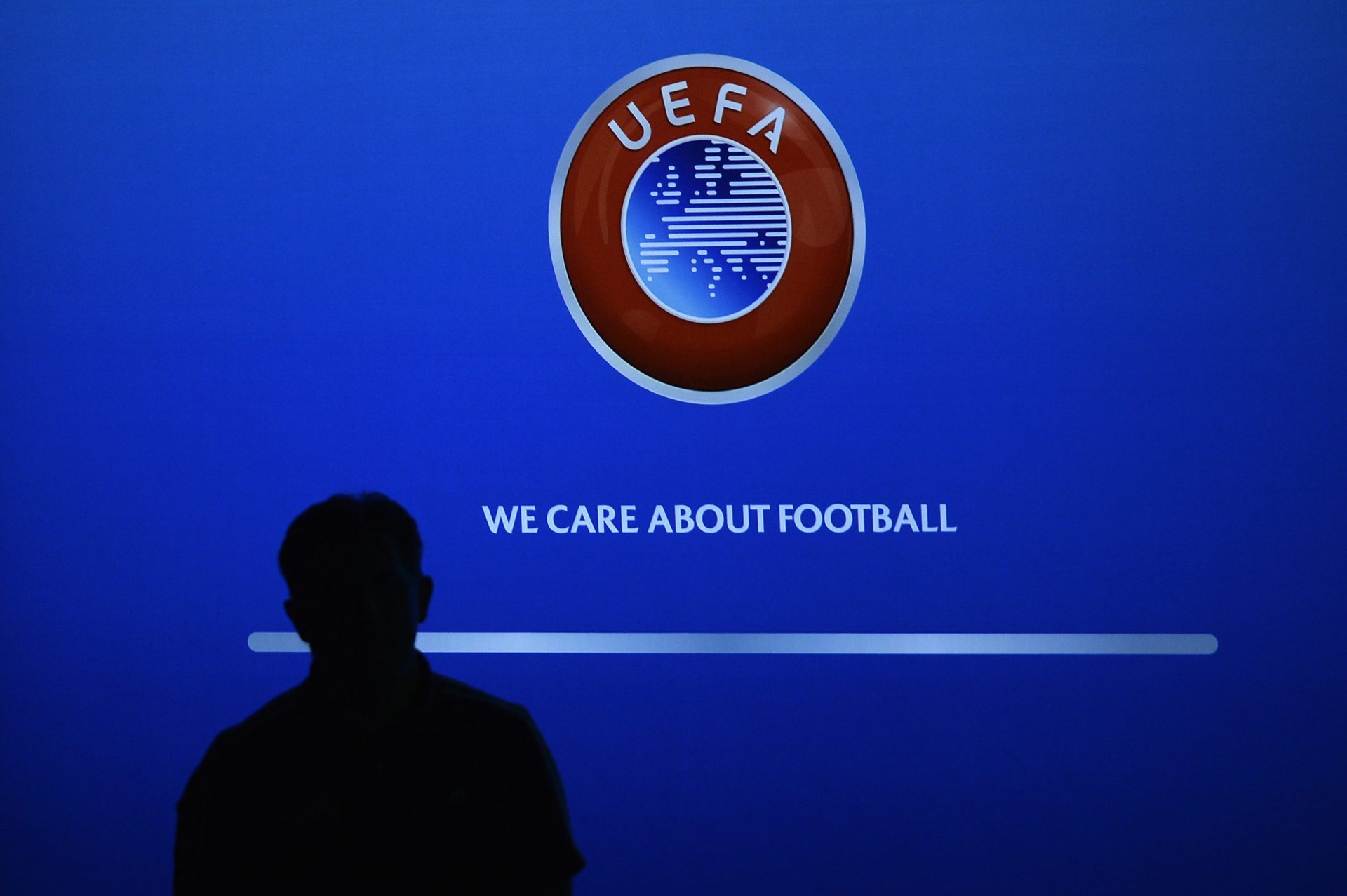 UEFA admite alterar locais dos jogos do Euro2020 para ter público nas bancadas
