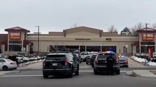 EUA. Pelo menos seis feridos no tiroteio num supermercado em Colorado