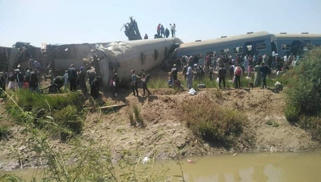 Colisão entre comboios faz pelo menos 32 mortos e mais de 60 feridos no Egito