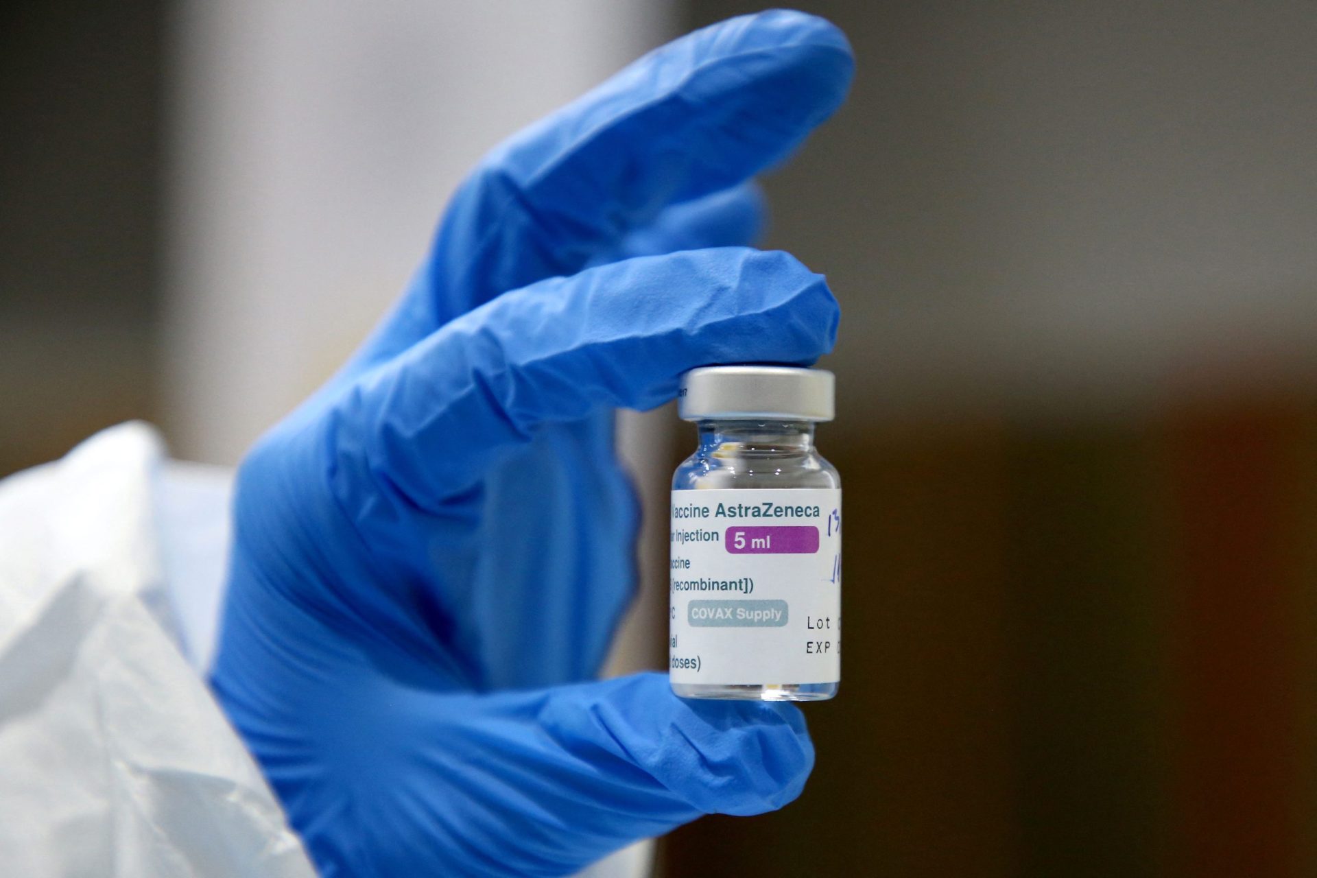Alemanha suspende vacinação com fármaco da AstraZeneca em menores de 60 anos