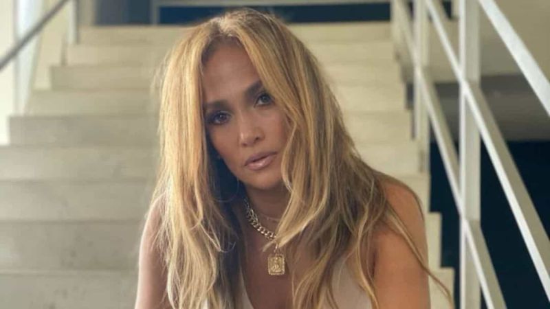 Jennifer Lopez aumenta rumores de separação com nova fotografia