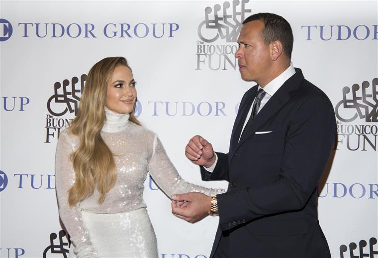 “Estamos melhor como amigos”. Jennifer Lopez e Alex Rodriguez anunciam separação
