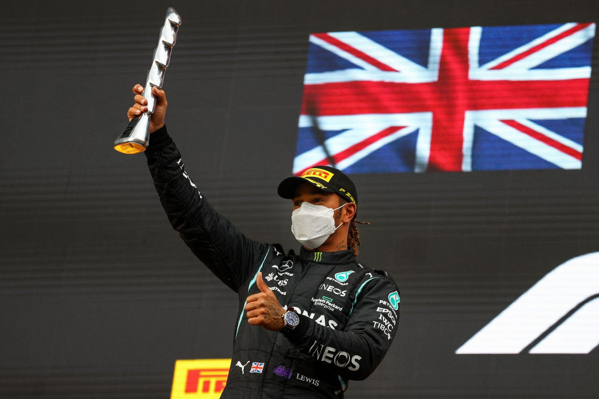 Lewis Hamilton desabafa sobre inseguranças: “Há dias em que odeio o meu corpo”