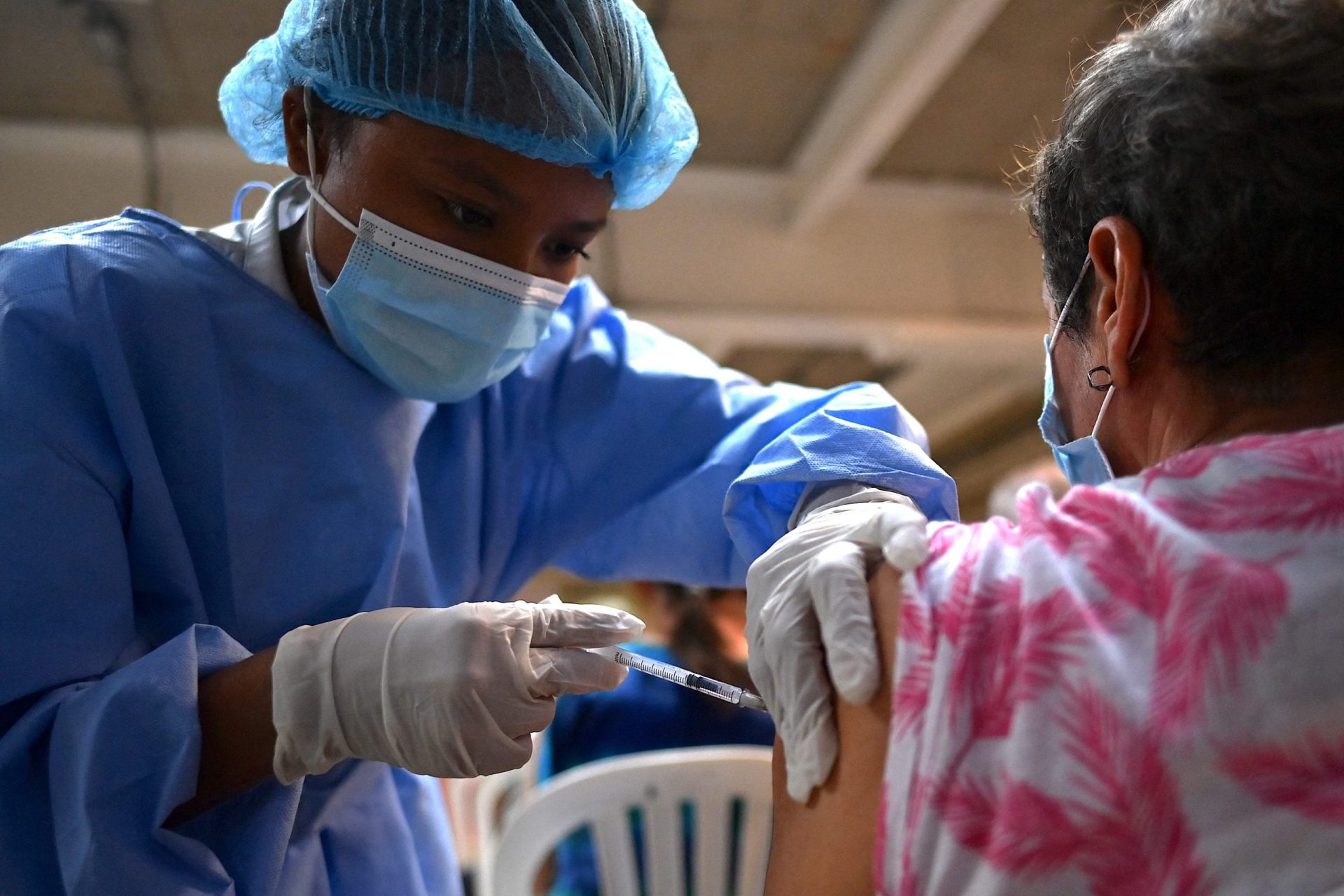 Suíça doa 270 milhões de euros para ajudar países pobres no combate à pandemia