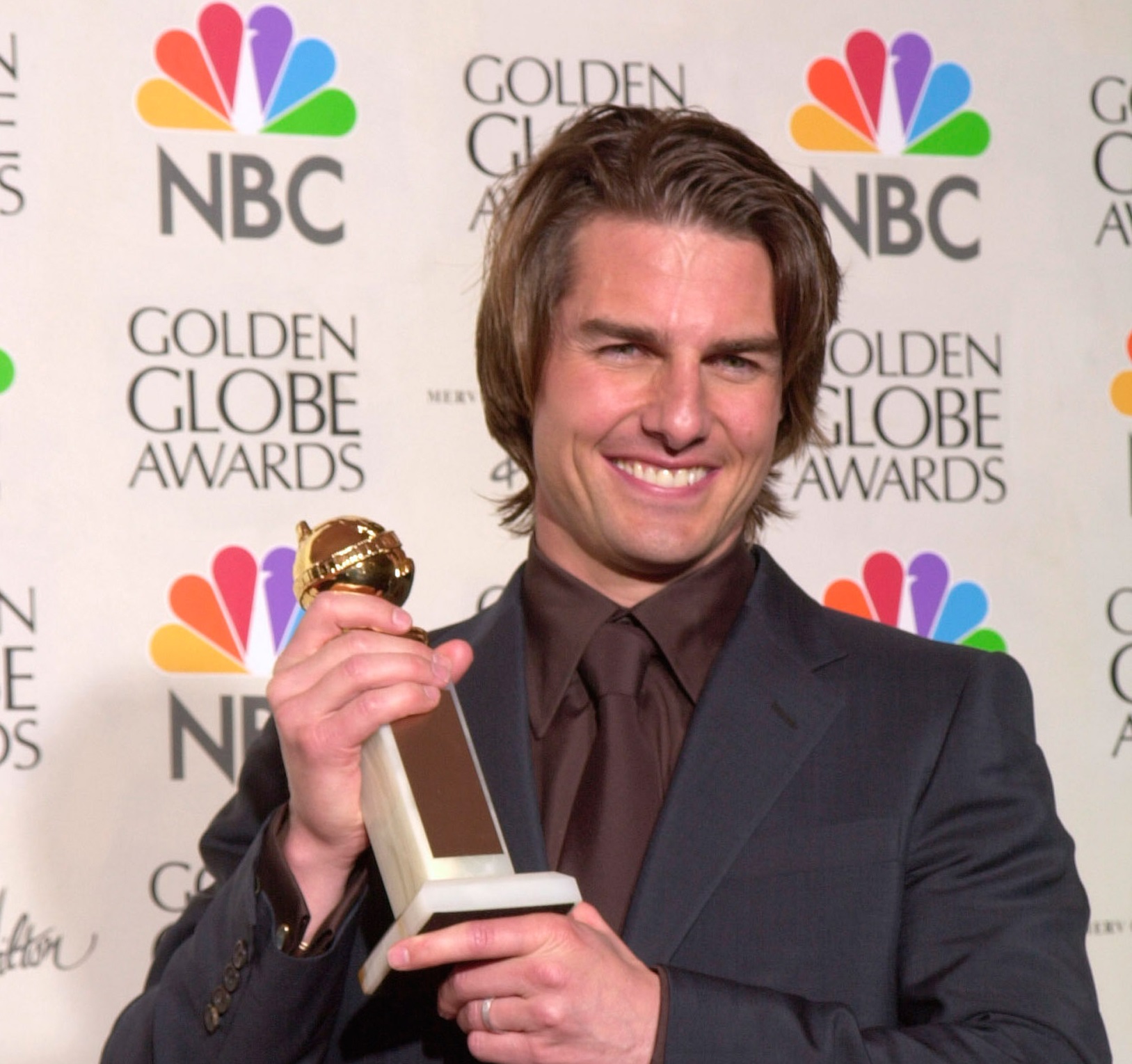 Tom Cruise devolve Globos de Ouro após polémica com a organização