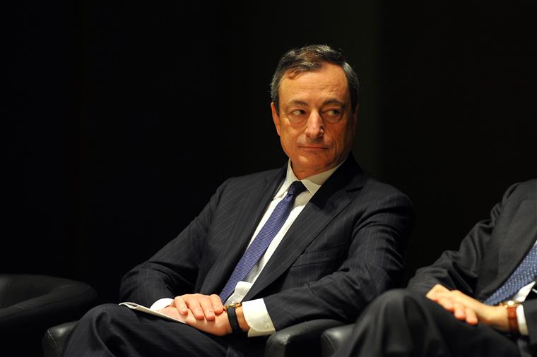Mario Draghi renuncia ao salário de primeiro-ministro de Itália