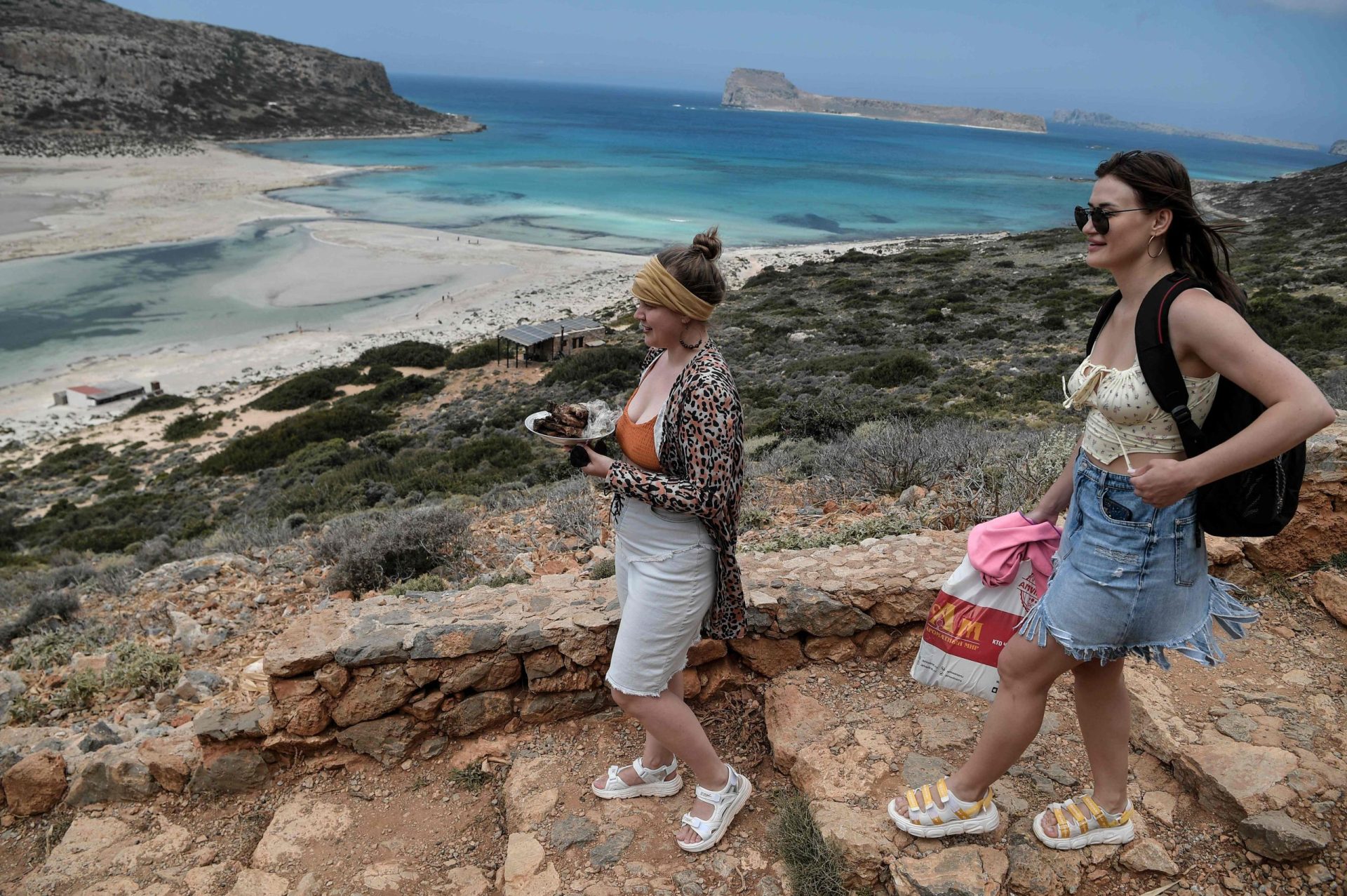 Após seis meses de confinamento, Grécia reabre o turismo