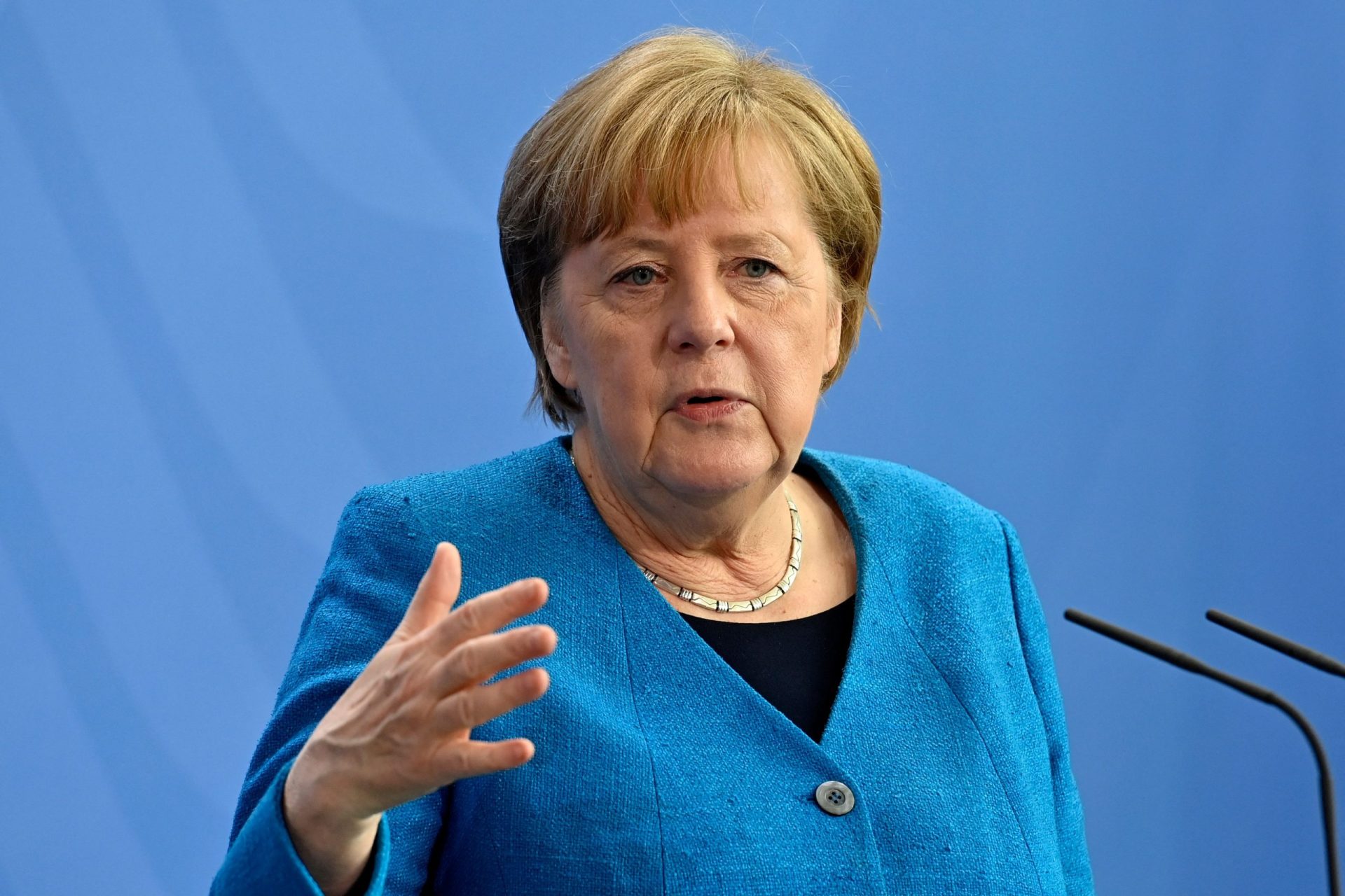 Angela Merkel reitera &#8220;direito de Israel atuar em autodefesa contra os ataques&#8221; do Hamas