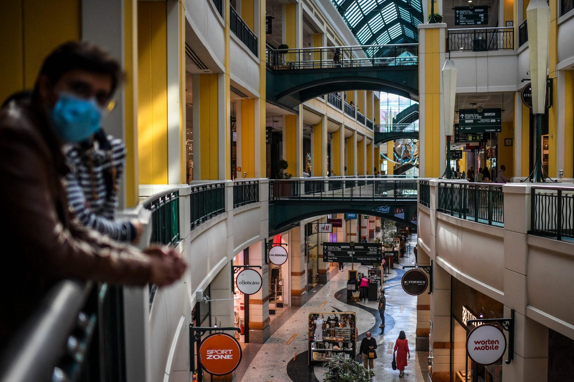 Lisboa e Vale do Tejo regista quase metade dos novos casos de covid-19. R(t) volta a subir