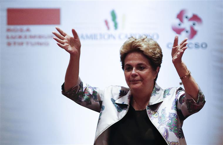 Dilma Rousseff internada após se sentir mal