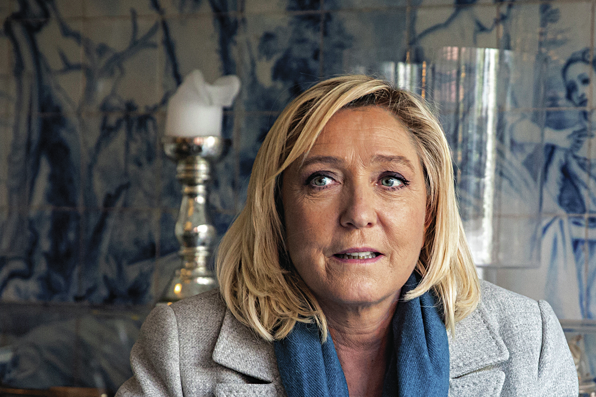 Le Pen expressa apoio para com os militares