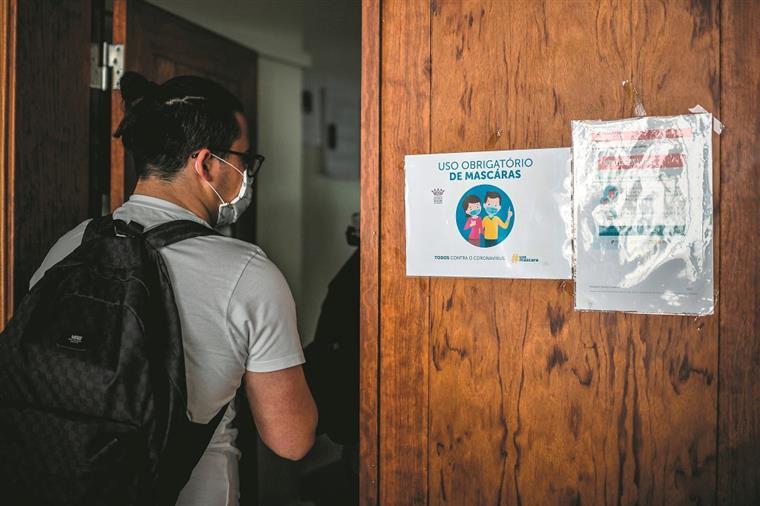 Surto de covid-19 na Escola Gabriel Pereira em Évora com 11 casos
