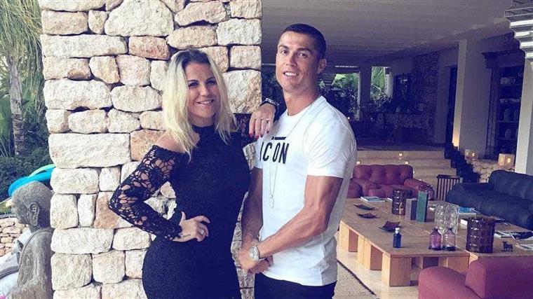 Katia Aveiro defende Ronaldo após polémica com marquise: “Será que te merecemos?”