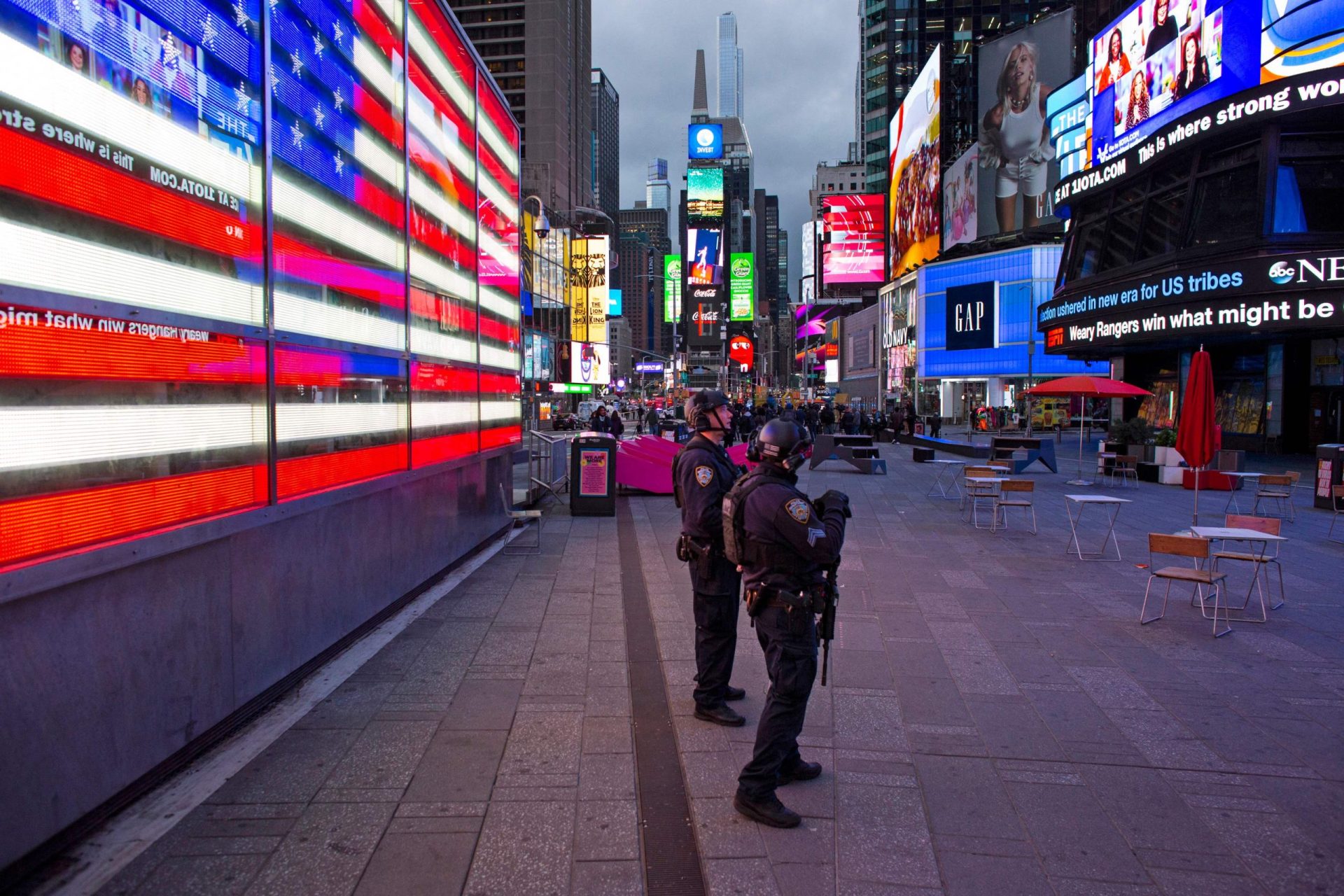Duas mulheres e uma criança de quatro anos baleadas em Times Square