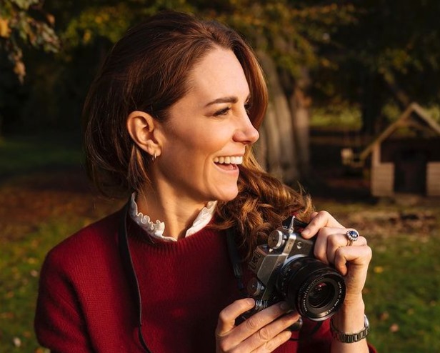 Kate Middleton revela que filhos lhe pedem para parar de tirar fotografias
