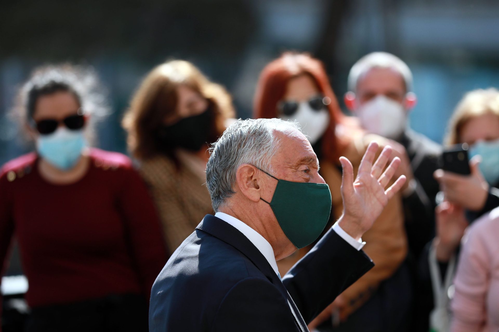 Marcelo promulga obrigatoriedade de máscaras em espaços públicos por mais 90 dias