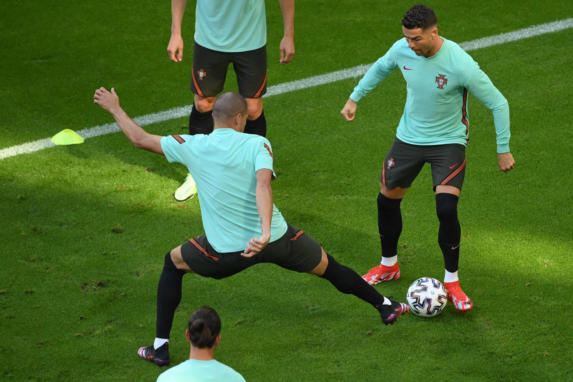 Fernando Santos repete onze em o jogo com a Alemanha