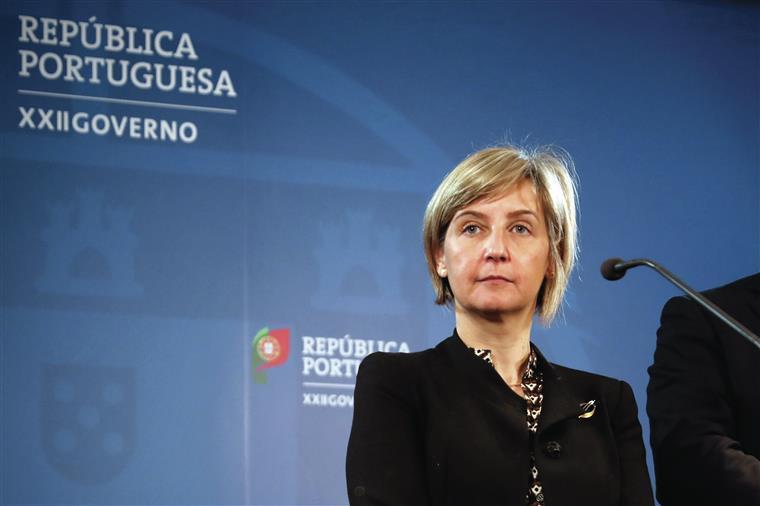 Marta Temido admite mais restrições para conter a pandemia