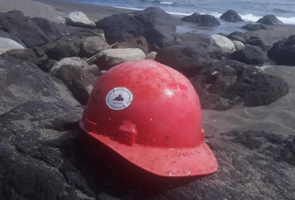 Portuguesa encontra nos Açores capacete que norte-americano perdeu em 2014