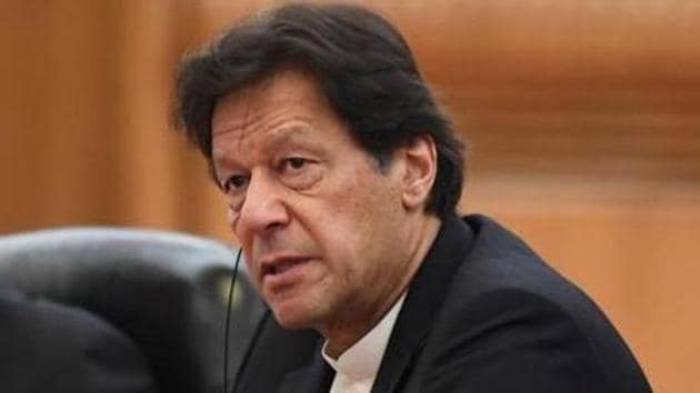 Primeiro-ministro paquistanês diz que aumento de violações no país é culpa das mulheres