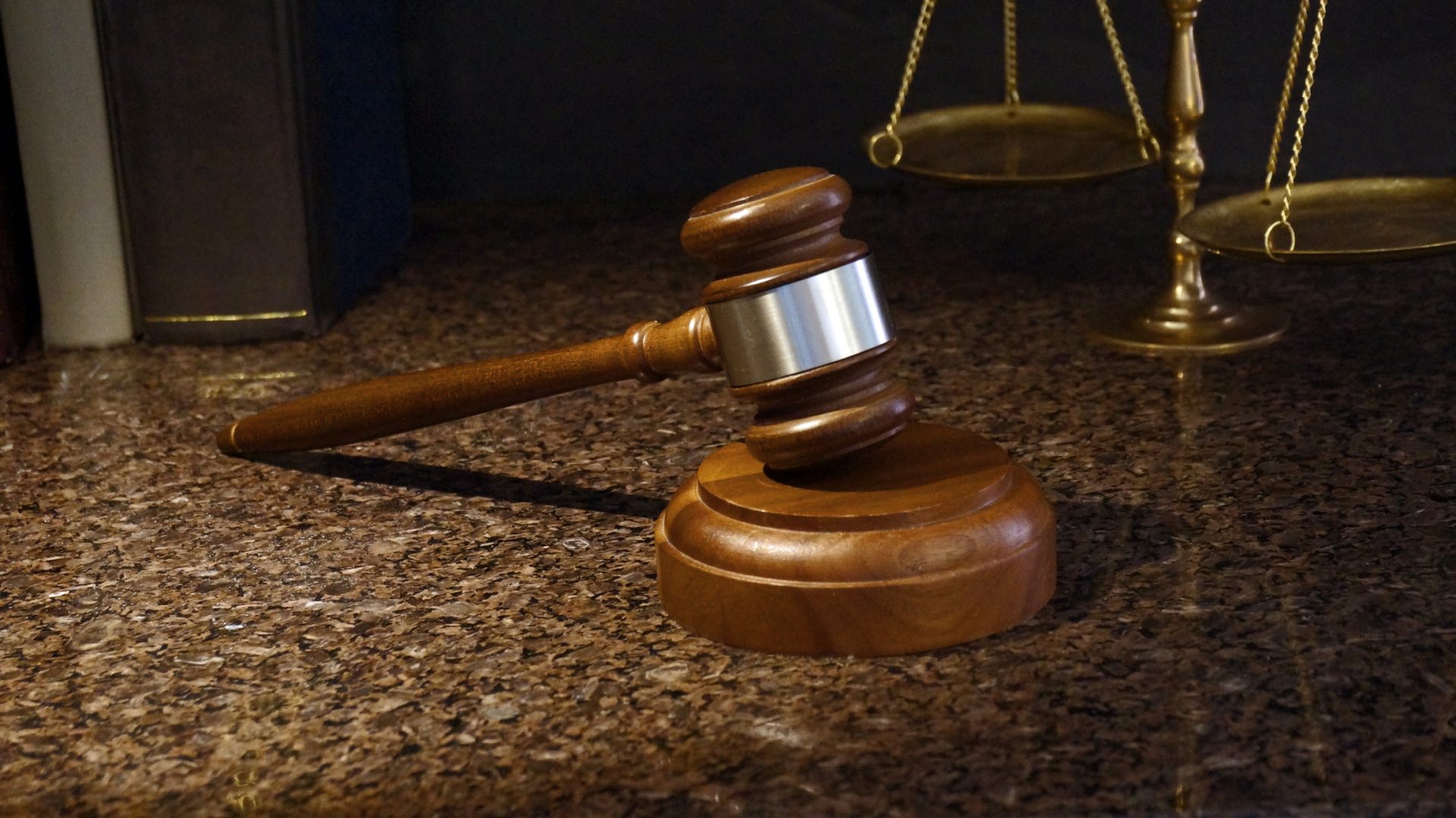Agente da PSP condenado a cinco meses de prisão suspensa por importunação sexual